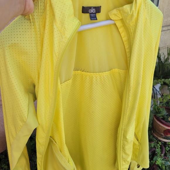 Alo yellow zip up jacket - Picture 8 of 10